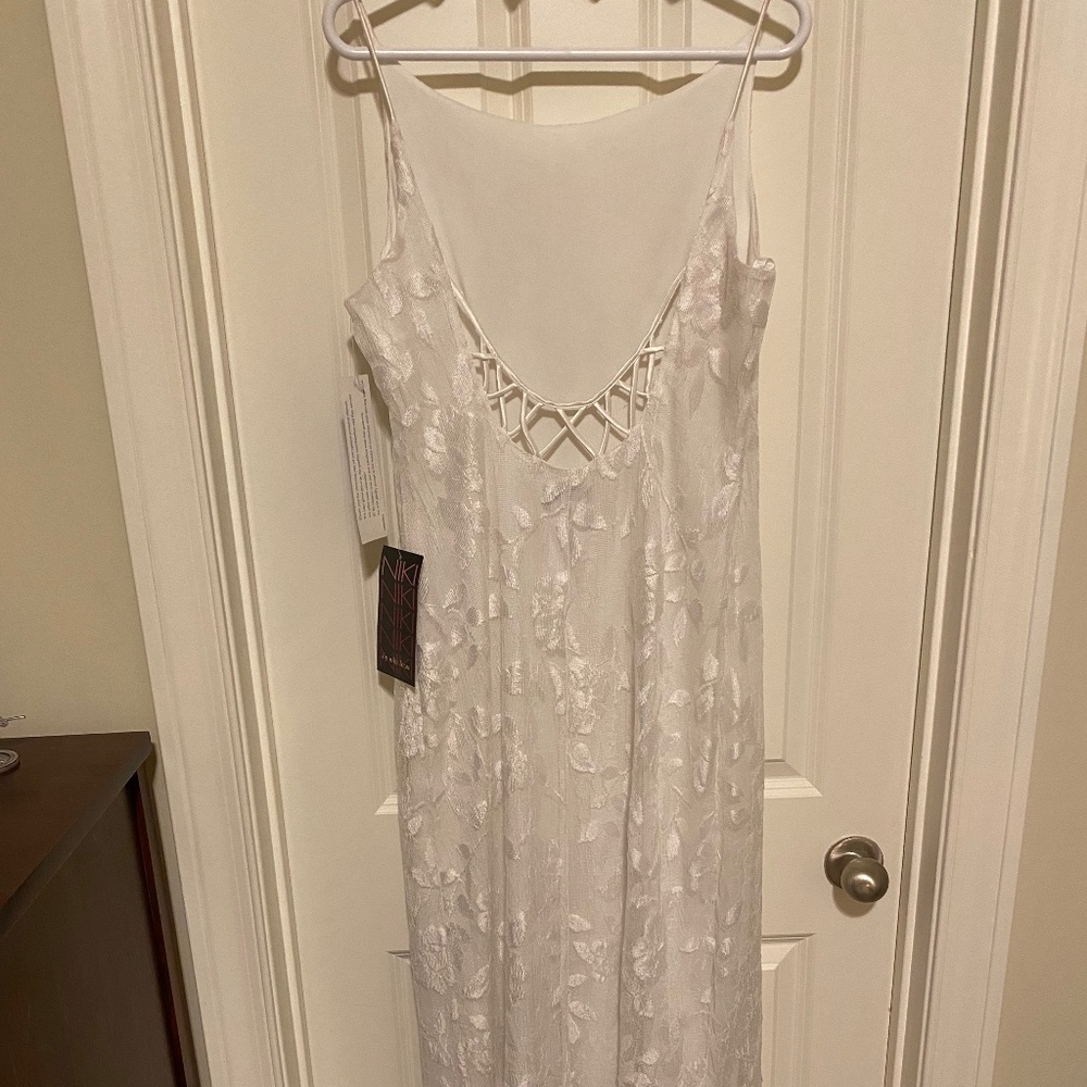 Nicki Livas Gown - Picture 6 of 9